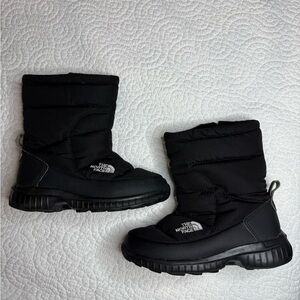The North Face Black Insulated Snow Boots Unisex size 13 (18cm)
